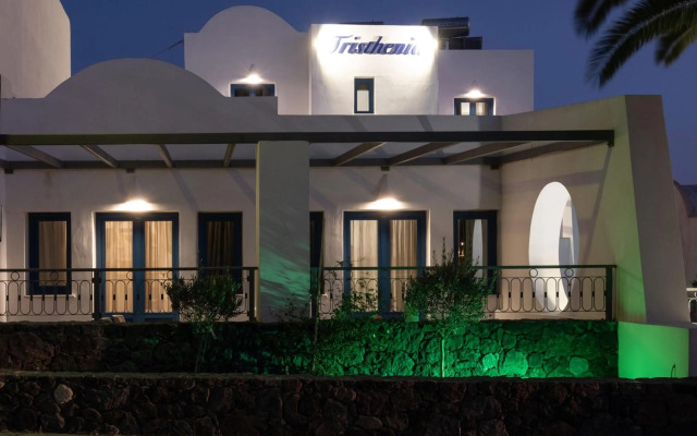 Tristhenia Hotel