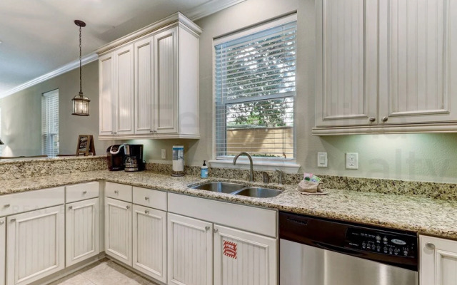 2142 Cape Sound 3 Bedroom Condo by RedAwning