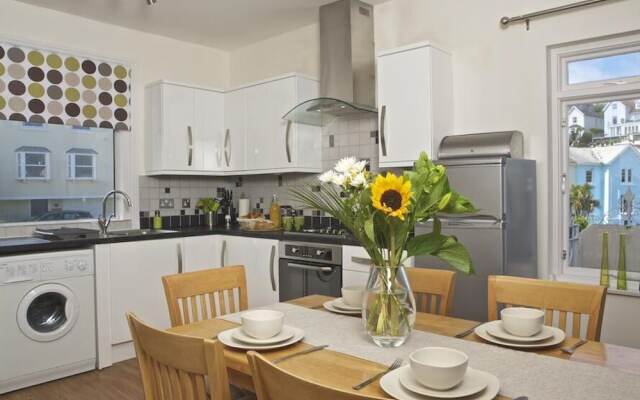 6 Glenthorne House