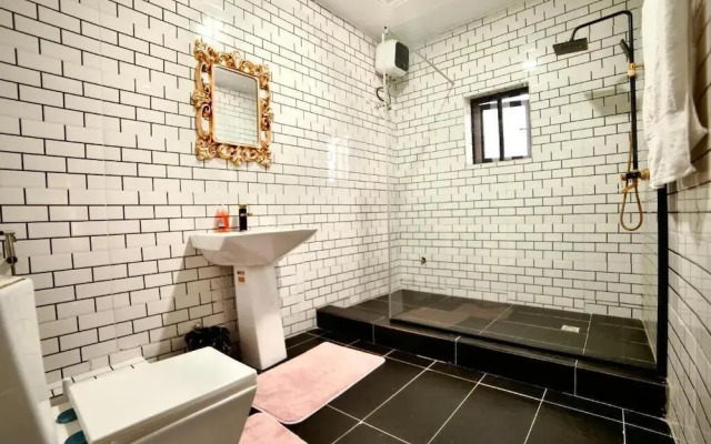 247 Luxury Hotel & Apartment Ajah
