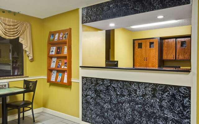 Days Inn by Wyndham Torrington