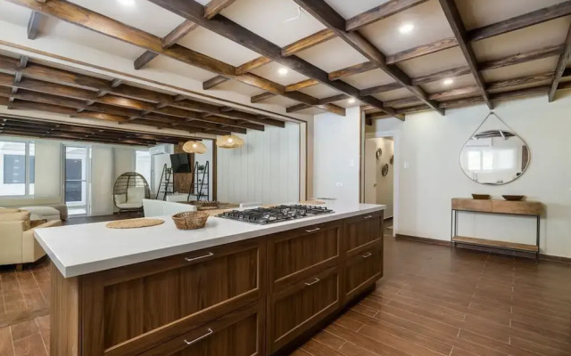 New 5 Bedroom Private Pool Near Superfood