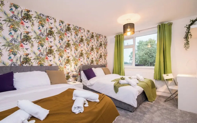 Michaelmas 2-bedroom Apartment in Coventry