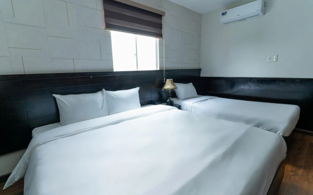Queen Central Hotel – Guest Rooms – Ho Chi Minh City