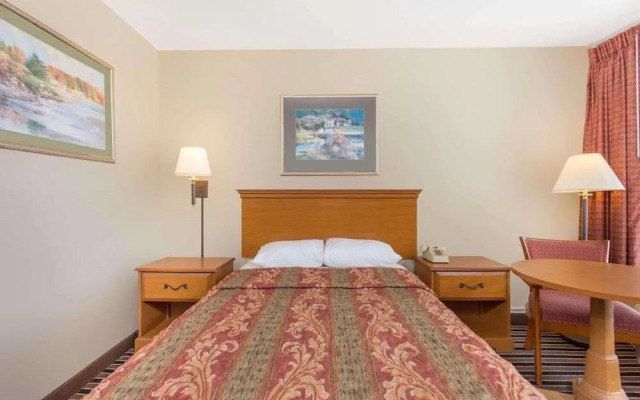 Travelodge Fredericksburg South