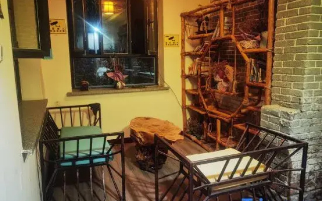 Tukes Ligong Be Courtyard Homestay Reception Center
