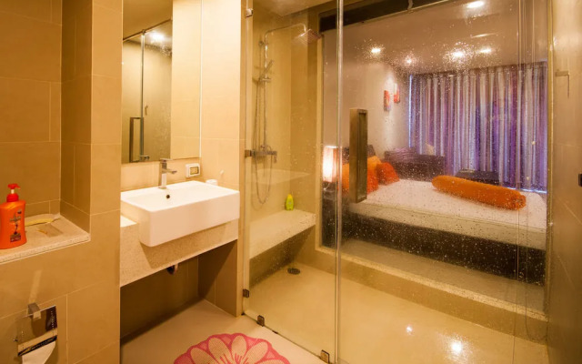 Seaview modern Apartment at Karon Hill