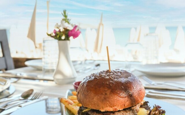 Zuzuu Beach Hotel