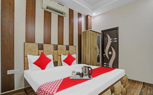 OYO Flagship 70247 Hotel Lavish