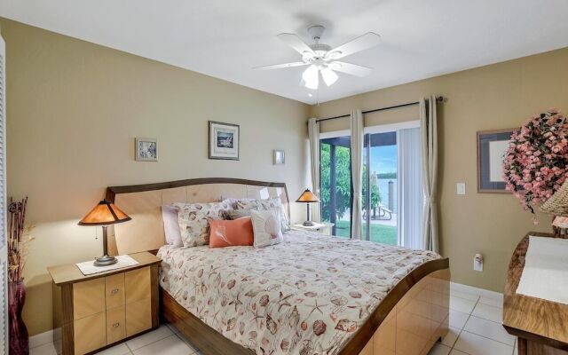 Waterfront Home on key lot With Pool/view of River