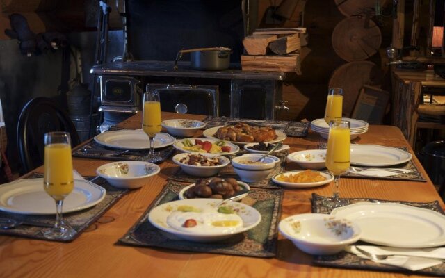 Kicking Horse Canyon B&B