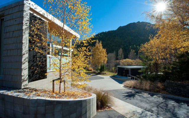 The Arrow Hotel
