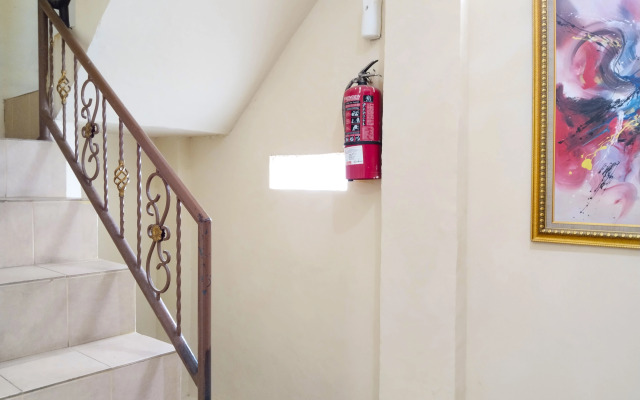 Metro Hotel Bekasi by Cocotel