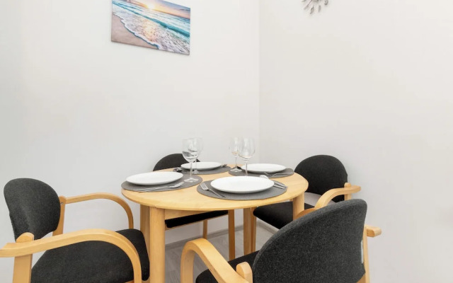 Sopot 3 Bedroom Apartment by Renters