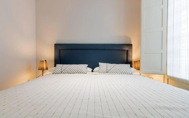 Alkazar Gardens Old Town 6 pax