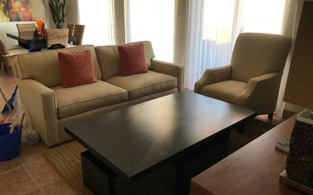 Puerta Cortes Residences: Las Colinas