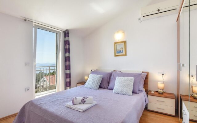 Stunning Home in Podstrana With Wifi and 3 Bedrooms