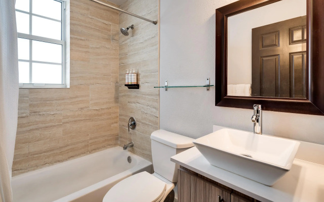 Tradewinds Apartment Hotel