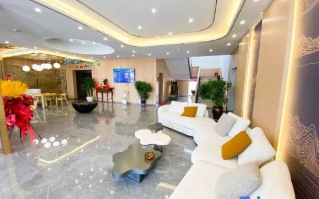 Yiyuan Business Hotel