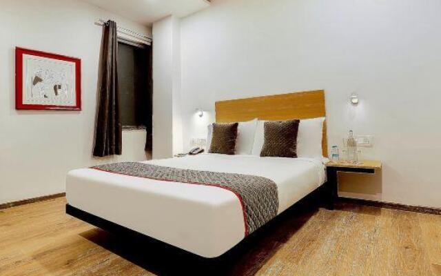 OYO Townhouse 231 Golden Avenue Road