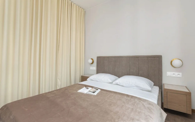 Elegant Apartment for 4 by Renters