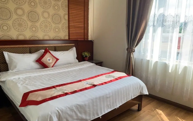 Duc Trung Hotel CB by Bayluxury