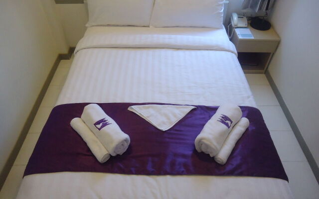 White Residence Hotel & Apartment