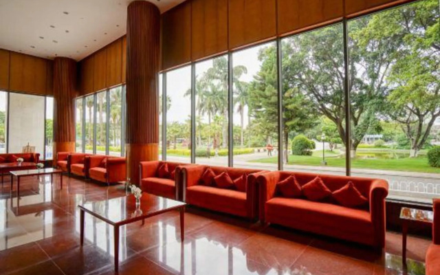 Huquan Hongyan Hotel