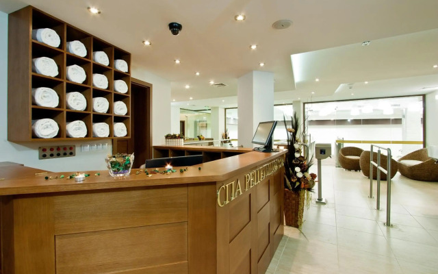 Earth and People Hotel & Spa