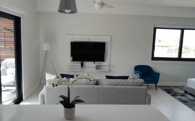 Comfy Studio with rooftop pool