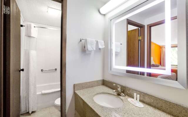 Howard Johnson by Wyndham Wilmington