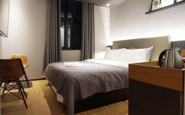 Brown Dot Hotel Masan