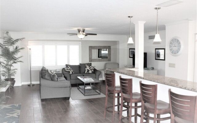 Jamaica Royale 504 - 2 Br Condo