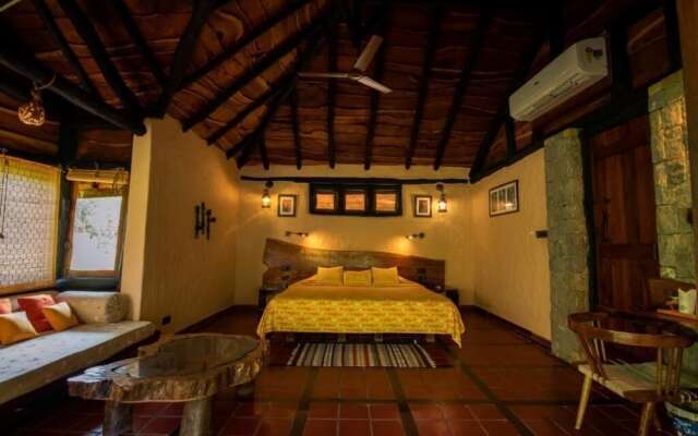 Pugdundee Safaris - Kanha Earth Lodge