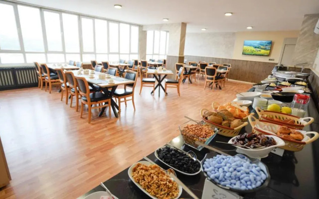 Zade Life OTEL