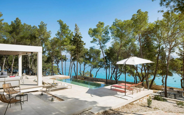 Vale Residence - exclusive & private property by the sea