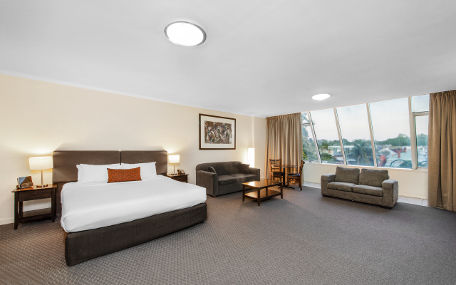 Comfort Hotel Adelaide Meridien