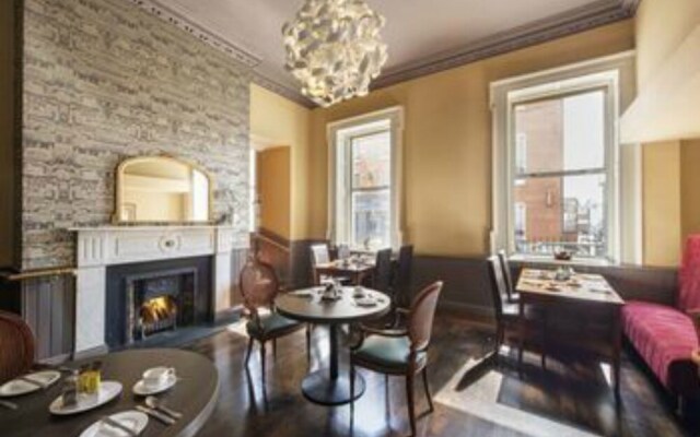 Barry's Hotel
