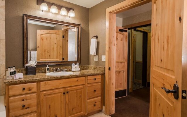 Canyons Village Location Oversized Deck Off by RedAwning - Save 20% on 7+ Nights!