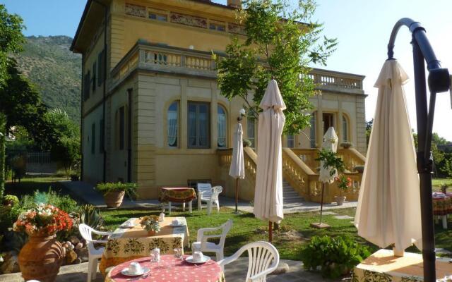 Marta Guest House