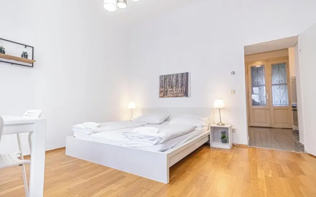 Affordable Cozy 2BR Apt Near Stadthalle