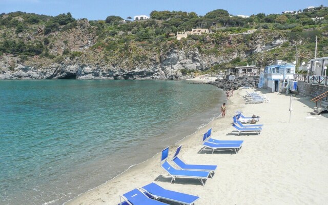 Nice Apartment in Ischia With 3 Bedrooms and Wifi