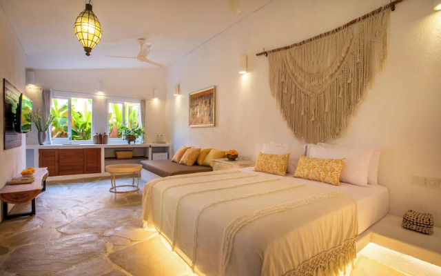 PinkPrivate Sanur - for Cool Adults Only