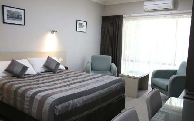 Barrass's John Bright Motor Inn