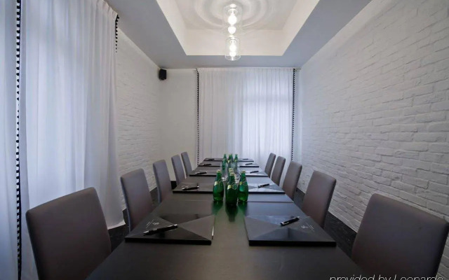 Platinum Residence Boutique Hotel