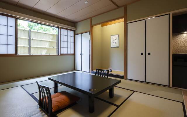 Gion Ryokan Karaku