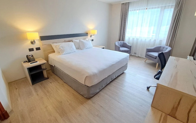 Hotel Diego de Almagro Castro