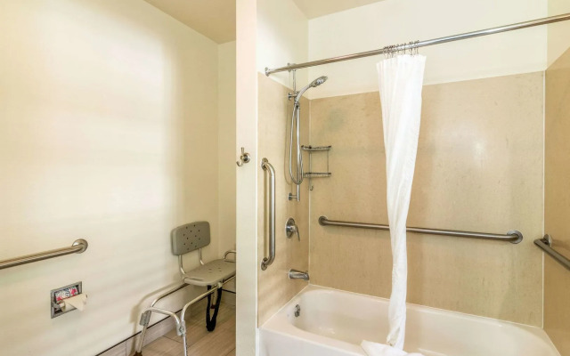 Inn at 50 at Long Beach Convention Center