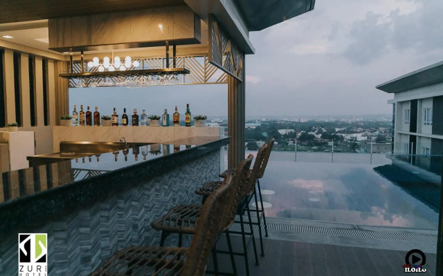 Zuri Hotel