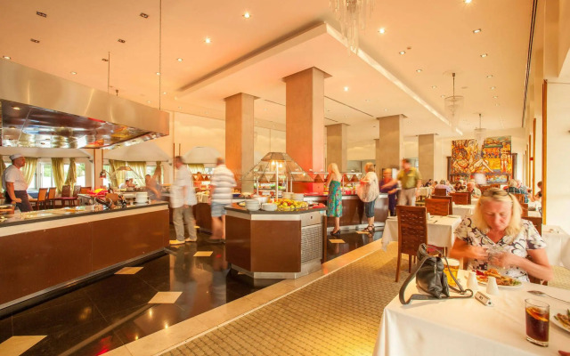 Crown Resorts Horizon Hotel